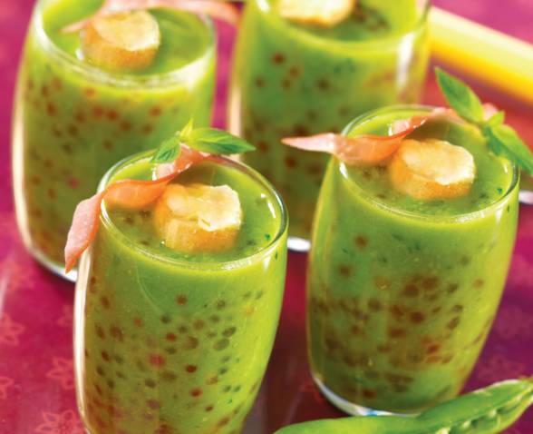 Velouté de petits pois au wasabi et crackers japonais